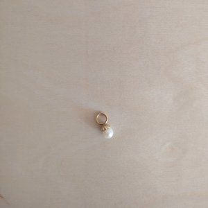 14k Pearl charm
